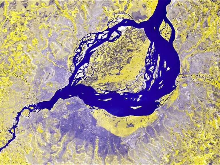 Contest 2025 - 6001507 just a river apart