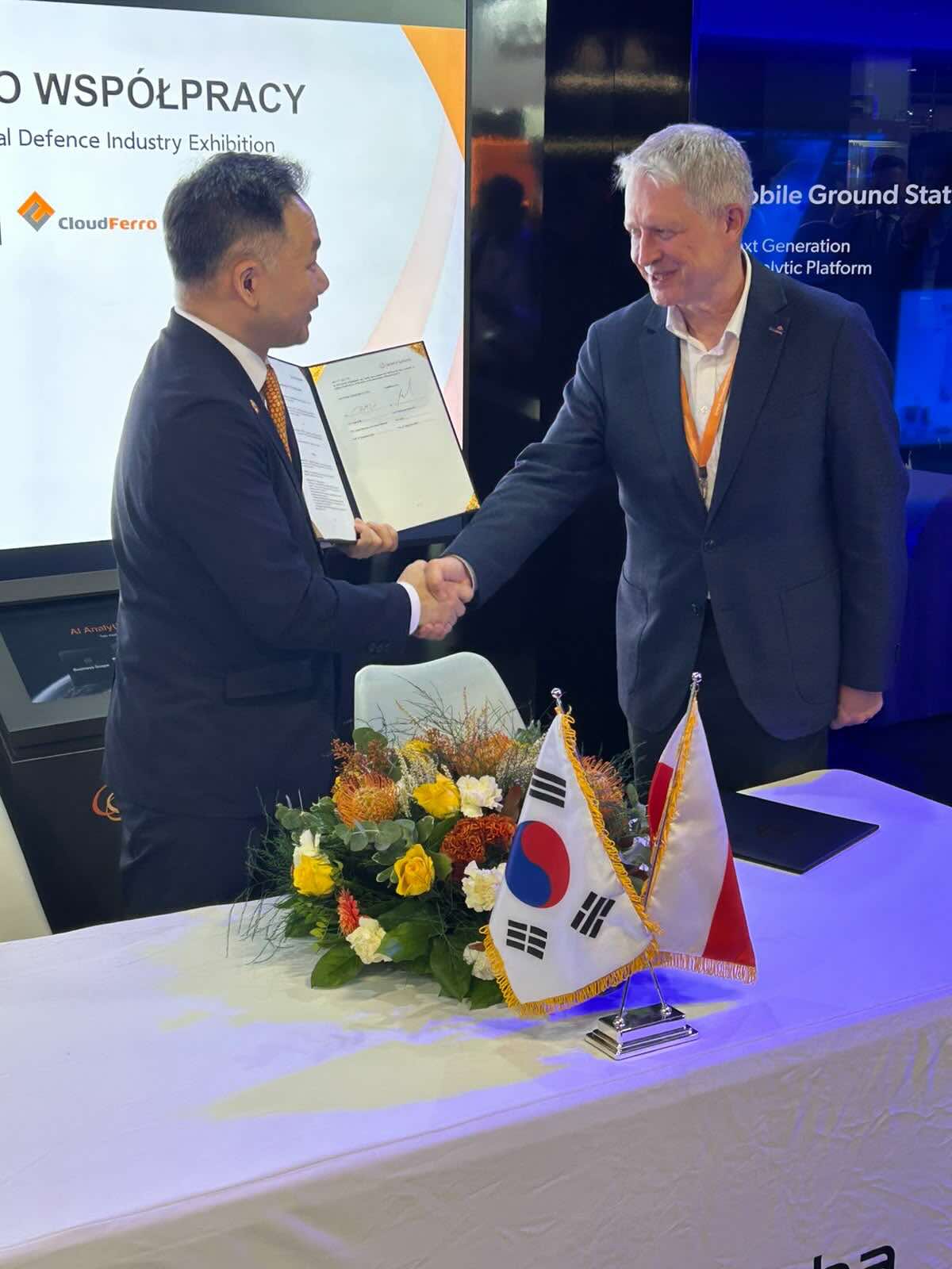 CloudFerro Bastion recognised at MSPO 2026 - CF and Hanwha memorandum MSPO 2026 1